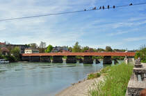 Alte Innbrcke in Wasserburg mit Holzpfeilern - 27.04.2012