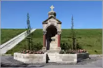 In Rechtenfleth, einem Ortsteil von Sandstedt, steht am Fu� des Weserdeiches ein Denkmal von Karl dem Gro�en. Es wurde auf Betreiben von Hermann Allmers 1899 errichtet, weil Karl der Gro�e hier die Weser �berquert haben soll. 15.08.2012