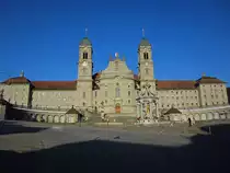 Einsiedeln, Benediktinerabtei, erbaut von 1704 bis 1735 nach Pl�nen von Caspar 
Moosbrugger (11.08.2012)