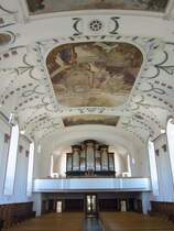 Menzingen, Orgelempore und Deckengemlde der St. Johannes Kirche (11.08.2012)