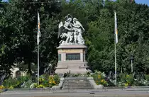 Das Strassburger Denkmal steht auf dem Centralplatz beim Bahnhof SBB. Das Denkmal wurde 1895 von Fr�d�ric Bartholdi geschaffen und erinnert an den Deutsch-Franz�sischden Krieg. Die Aufnahme stammt vom 18.08.2012.