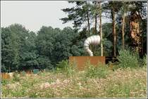 Bramsche. Ein  Horchposten  auf dem Gelnde des Varusschlacht-Museums in Kalkriese. Scan eines Dias aus dem Jahr 2002.