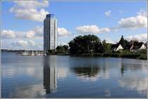 Der 90 m hohe Wikingturm in Schleswig ist eine Bau der 1970er Jahre. 03.09.2012