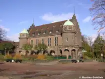 Das Hauptgeb�ude des Hauses Wittringen (Gladbeck / NRW - Herbst 2004)