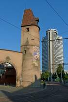 Mlhausen (Mulhouse), alt und neu dicht beieinander im Stadtzentrum, Sept.2012