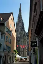 M�lhausen (Mulhouse), Blick zum 97m hohen Turm der Stephanuskirche, hier befindet sich das gr��te Gel�ut in einer evangelischen Kirche in Frankreich, die f�nf Glocken von 1867 wurden in Z�rich gegossen, Sept.2012