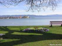 Das Paradies liegt zwar direkt neben dem Wasserwerk (Nonnenhorn, Landkreis Lindau), aber hier hat man einen herrlichen Blick von den Ruhebnken auf die Halbinsel von Wasserburg/Bodensee (Ostern 2004) 