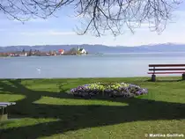Das Paradies liegt zwar direkt neben dem Wasserwerk (Nonnenhorn, Landkreis Lindau), aber hier hat man einen herrlichen Blick von den Ruheb�nken auf die Halbinsel von Wasserburg/Bodensee (Ostern 2004) 