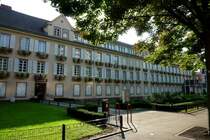 Mlhausen (Mulhouse), das neue Rathaus, die Stadt hat ber 110.000 Einwohnern und ist das Wirtschaftszentrum im Sdelsa, Sept.2011