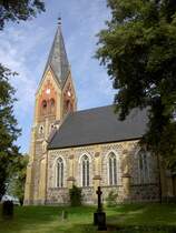 Brudersdorf, Dorfkirche, erbaut von 1863 bis 1866 als neugotischer Feldsteinbau
(16.09.2012)