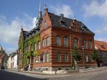 Plau am See, Rathaus im niederlndischen Neorenaisssance Stil, erbaut 1888 
(17.09.2012)
