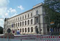 Berlin, Invalidenstrae 44 (Bd.Min.fr Verkehr,Bauen,Wohnen), 1875-1878 von A. Thiede als Preu. Bergakademie u. Geolog. Landesanstalt erbaut (aufgenommen am 22.08.2012)