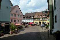 Tettnang, Blick stadtwrts durch das Stadttor, Aug.2012