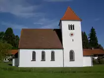 Pfarrkirche St. Jakobus von Erbenschwang, Romanische Chorturmkirche, erbaut fr�hes 13. Jahrhundert, Chor erneuert 1737 (03.10.2012)
