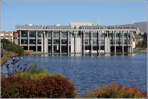 Das neue Rathaus Reykjaviks wurde direkt am Tjrnin errichtet. 18.09.2012