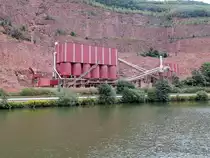 Steinbruch in Taben-Rodt an der Saar, werden die unterdevonischen Quarzite, Alter ca. 410 Millionen Jahre, des Hunsr�ck-Taunus-Zuges abgebaut;120826