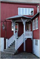 Trshavn. Der Eingang zum Logmansskrivstovan, dem Bro des Premierministers. 21.09.2012