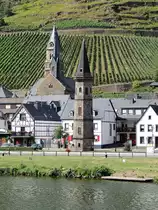 F�hrturm (diente zur Fixierung des F�hrseils)hatte seine Grundsteinlegung am 27.4.1863, und ist noch immer ein Wahrzeichen von Hatzenport(Mosel); 120822