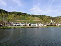 Hatzenport an der Mosel, wurde erstmals 1135 urkundlich erw�hnt, und ist mit Kulturdenkm�lern reich gesegnet; 120822