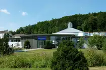 Biberach, das Jordanbad, das 1984 er�ffnete Thermalbad liegt am Stadtrand, Aug.2012