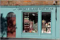 Kirkwall, Broad Street. Hier gibt's typische Strickwaren der Orkney Inseln. 23.09.2012