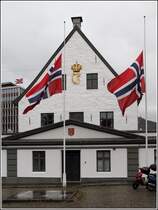 Bergen. Am Giebel des alten Rathauses prangt das Wappen von Christian VII., der von 1766 bis 1808 Knig von Dnemark und Norwegen war. Whrend seiner Regierungszeit wurde das Rathaus gebaut. 28.09.2012