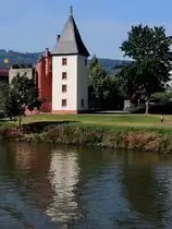 N�rdlicher F�hrturm am alten Br�ckenkopf bei Trittenheim an der Mosel; 120827