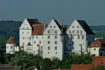 Scheer an der Donau, das sp�tgotische Schlo� hoch �ber der Altstadt, wurde 1485-96 auf einer ehemaligen Burganlage aufgebaut, seit 1967 im Privatbesitz, Aug.2012