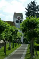 Buggingen, Auffahrt zum Friedhof und zur evangelischen Kirche, Juni 2012