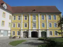 Wasserschlo� D�rrwangen, erbaut von 1720 bis 1724, heute Sitz von verschiedenen 
Dienstleistungsunternehmen (06.09.2012)