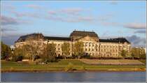 Dresden. In diesem Gebude ist das Schsische Finanzministerium und das Schsische Kultusministerium untergebracht. 06.11.2012