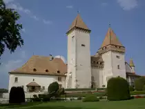 Schloss von La Sarraz, erbaut ab 1100, von 1542 bis 1901 im Besitz der Familie 
de Gringins, seit 1982 Musee du Cheval (09.09.2012)