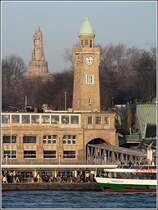 Blick vom anderen Elbufer ber die Landungsbrcken zum Bismarck-Denkmal. Aufnahmedatum: 15.01.2006
