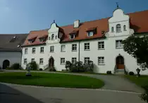 Isny, barocke Geb�ude des ehemaligen Benediktinerklosters aus dem 17.Jahrhundert, Aug.2012