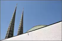 . Spitze T�rme und Kuppel - Don-Bosco-Kirche in Augsburg, 26.05.2012 (Jonas)