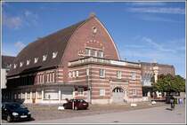 Das Gebude des Schifffahrtsmuseums in Kiel liegt direkt an der Frde. Aufnahmedatum: 03.10.2005