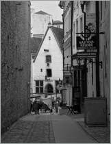 Reizvoll sind die engen Gassen Tallinns. 
Hier ein Blick durch die Kinga-Gasse zum Restaurant Pfeffersack.
4. mai 2012