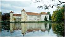 Schloss Rheinsberg am Grienericksee. Scan eines Dias vom September 1998.