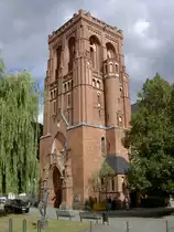 Schwedt/Oder, Ev. St. Katharinenkirche, erbaut von 1887 bis 1891, kreuzf�rmiger 
Granitbau (19.09.2012)