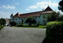 Wolfegg, Teil der Schlogebude, beherbergen u.a. das private Automuseum von Fritz B.Busch, Aug.2012