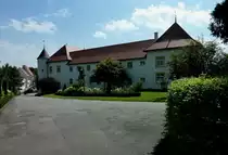 Wolfegg, Teil der Schlo�geb�ude, beherbergen u.a. das private Automuseum von Fritz B.Busch, Aug.2012