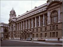 Das ehemalige War Office in Whitehall. Scan eines Dias von 1977.