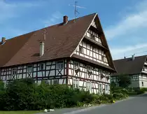 D�rnau, der Ort ist bekannt f�r sch�n restaurierte Fachwerkh�fe, Aug.2012