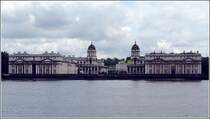 Das Royal Naval College wurde zu Beginn des 18. Jahrhunderts an der Themse in Greenwich errichtet. An den Entwrfen war auch Christopher Wren beteiligt. Im Royal Naval College wurde alte und verwundete Seeleute versorgt. Seit 1997 gehrt die Anlage zum Weltkulturerbe der UNESCO. Scan eines Dias aus dem Juni 1993.