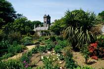 Sark. In La Seigneurie wohnt der Seigneur der direkt der britischen Krone unterstellten Insel, die weder Teil des Vereinigten Knigreichs noch der EU ist. Scan eines Dias vom Sommer 1993. 