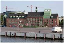 Das Theater im Stadthafen in Rostock am 14.06.2007 von der Wasserseite.