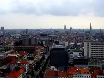 Blick ber Antwerpen von der Dachterrasse des Museums am Strom; 110830