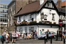 York. Das wohl bekannteste Pub ist das 'King's Arms' am King's Staith. Scan eines Dias vom August 1996.