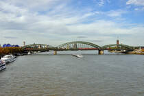 Kln - Hohenzollernbrcke (Bahn und Fugnger) ber den Rhein - 18.10.2012