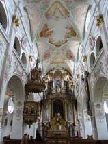 Weihenlinden, Wallfahrtskirche zur Heiligen Dreifaltigkeit, erbaut 1653 bis 1657 
(06.04.2012)